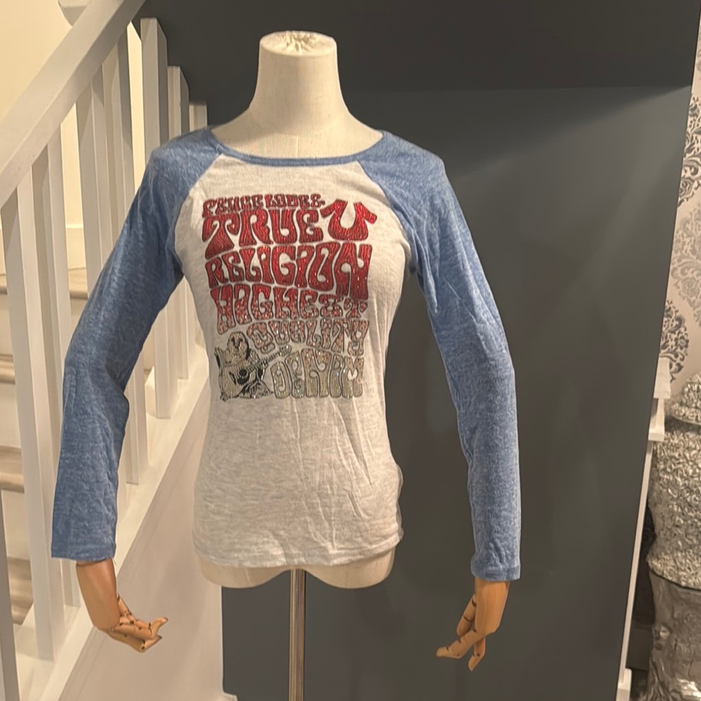 Y2K True Religion Logo Print Long Sleeve. Rhinestone Embellishment.